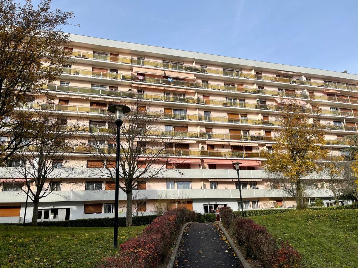 Chambre Privee En Colocation Dans Un Appartement Au Centre De Rillieux La Pape Exterior foto