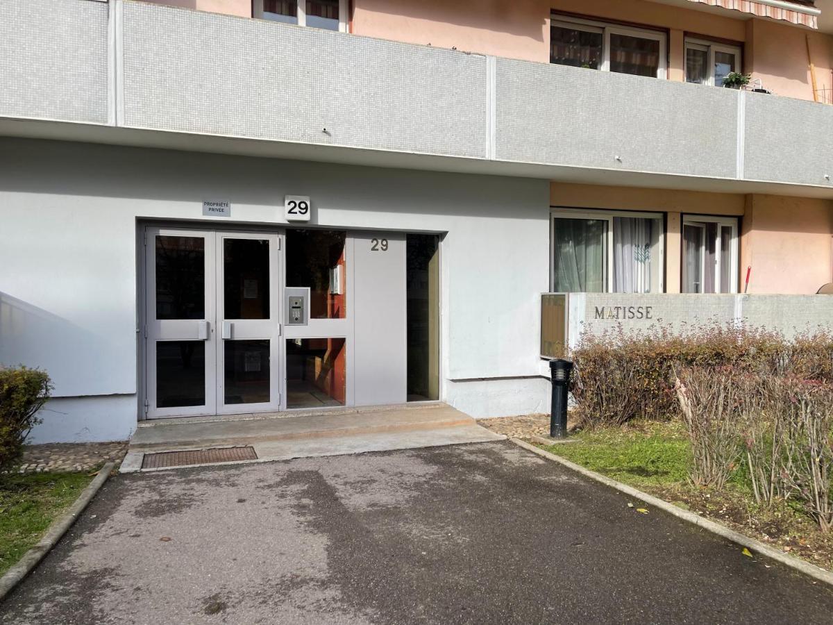 Chambre Privee En Colocation Dans Un Appartement Au Centre De Rillieux La Pape Exterior foto